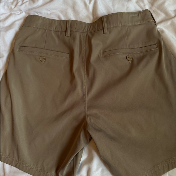 A&F Go-To Short - Picture 4 of 6